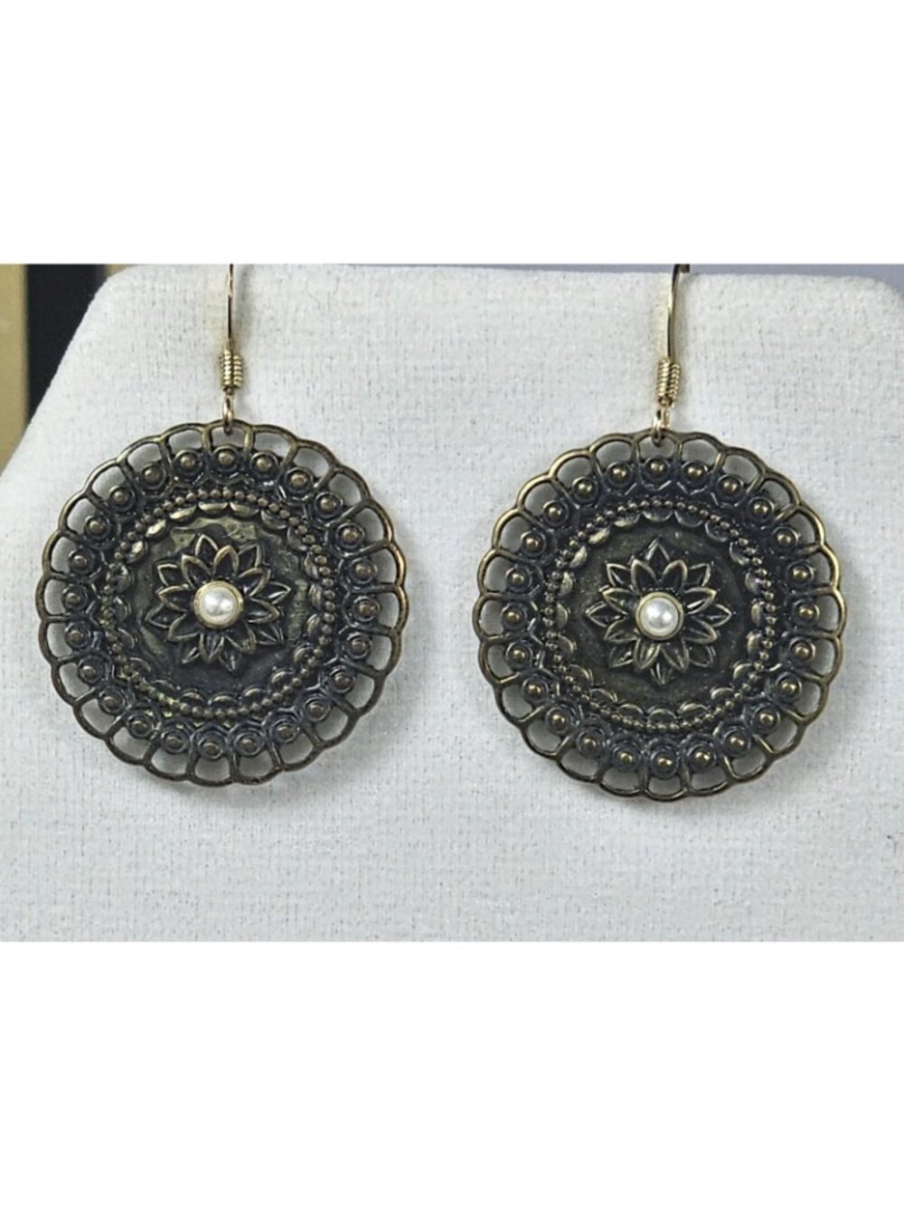 Vintage Style Gold-Tone Necklace & Earrings Set Round Medallion Design with... - Picture 6 of 7